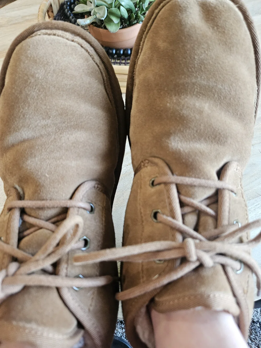 UGG Men’s Chestnut Suede Chukka Boots- Men Size 9/women 11